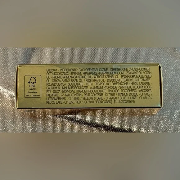 Yves Saint Laurent Touche Éclat Blur Primer 10ml. 🤩 - Picture 4 of 6